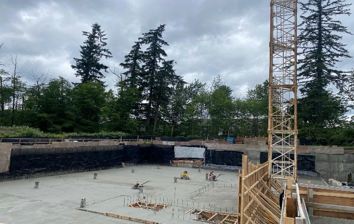 High-rise foundation slab and tower crane electrical